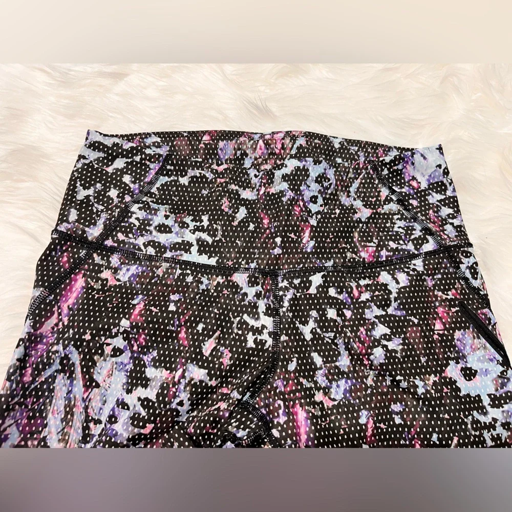 Lululemon Crop Leggings Floral Sport Blue, size 8, women’s - Picture 2 of 7